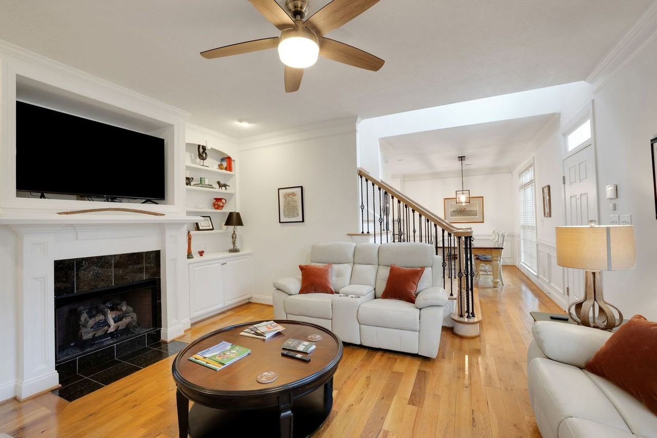 1001 Bedford Drive - Photo 6 of 50