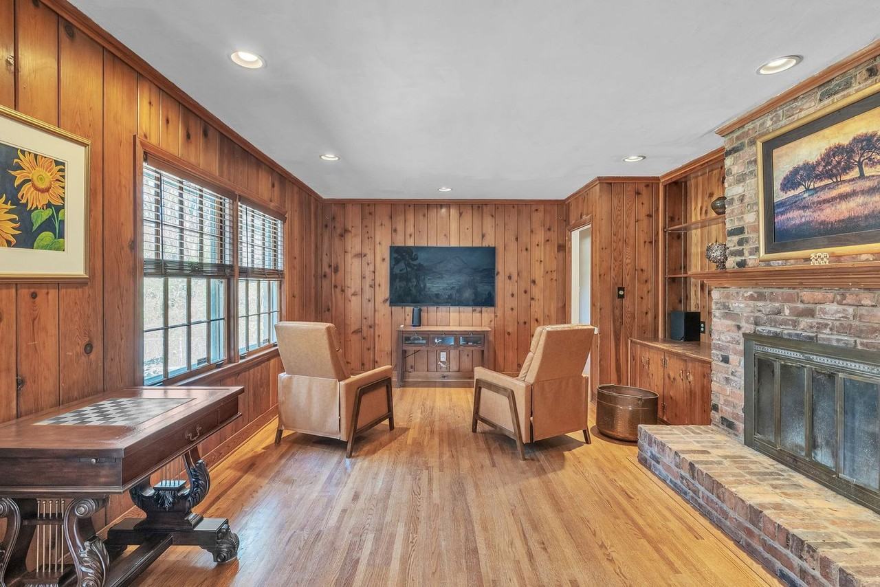 3300 Eastburn Rd #1591569P - Photo 5 of 32