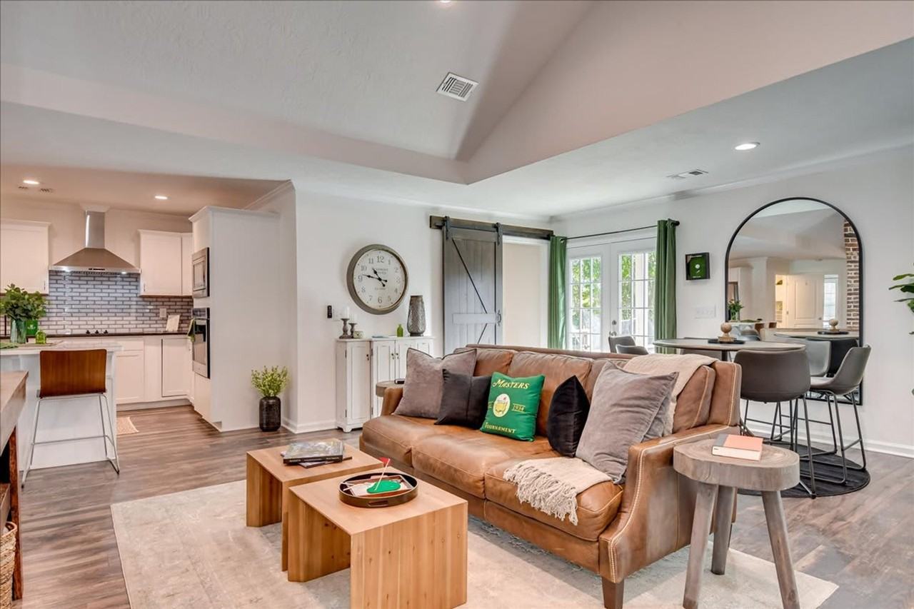 1006 Russell St #1591555P - Photo 4 of 50