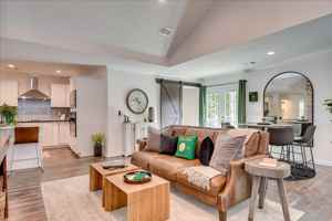 featured image of 1006 Russell St