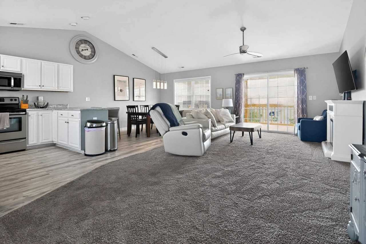 12 S Oak Dr #1591571P - Photo 5 of 33