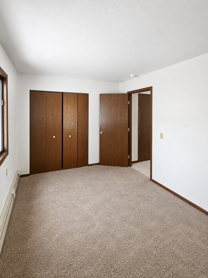 Somerset South - Photo 5 of 15