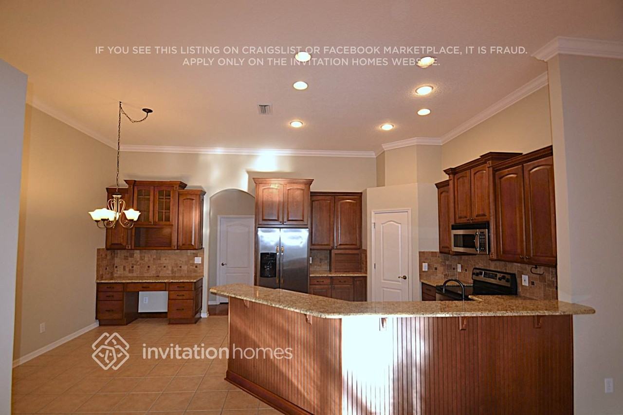 3410 Eastmonte Dr - Photo 6 of 22
