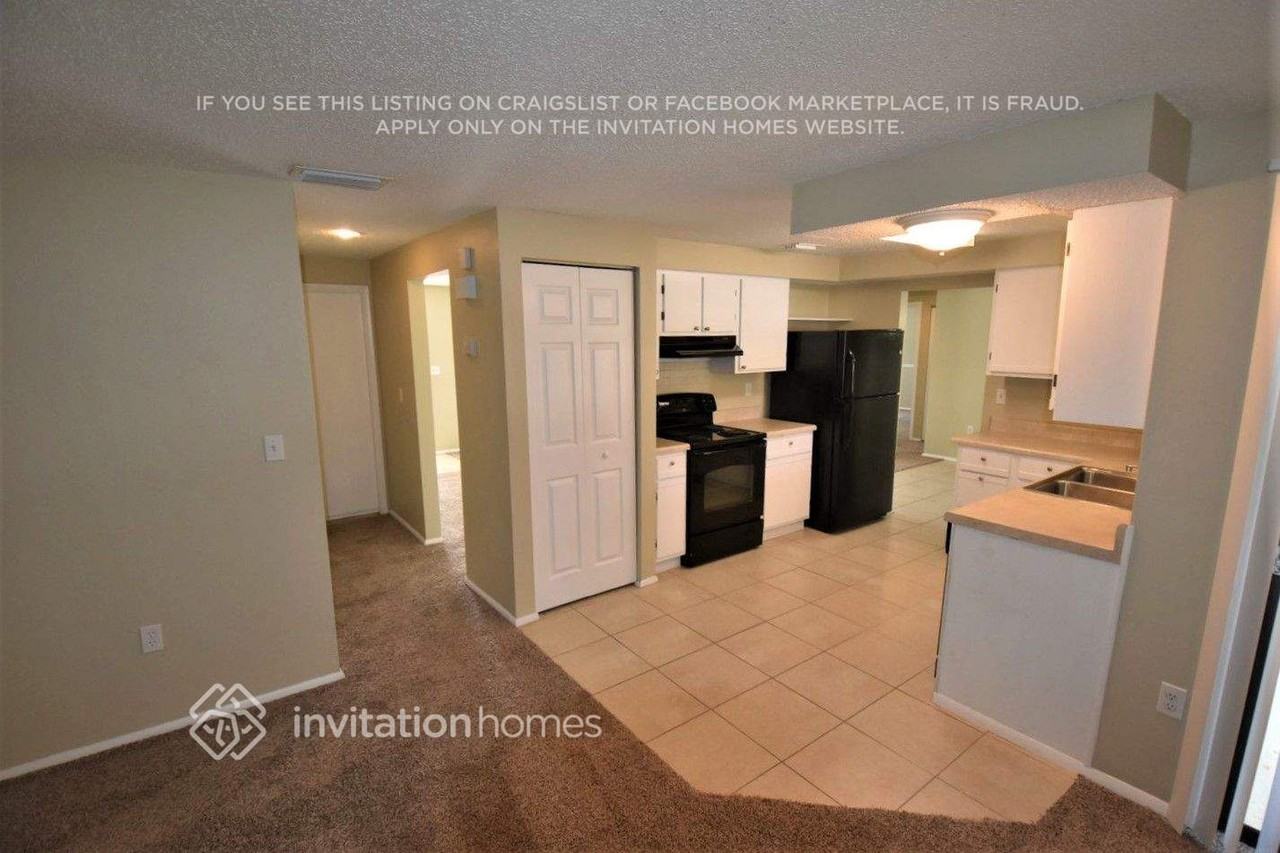 420 Arrowhead Ct - Photo 4 of 13