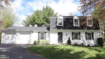 featured image of 15826 Anamosa Dr