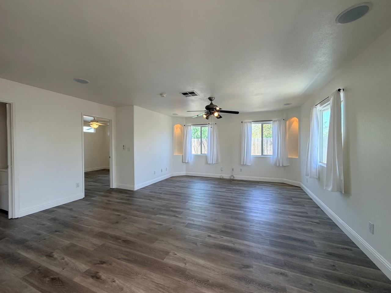 844 1/2 F St - Photo 6 of 33