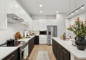 880 West Vickery Boulevard - Photo 1 of 1