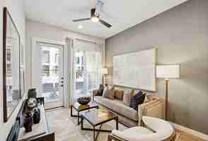 featured image of 880 West Vickery Boulevard