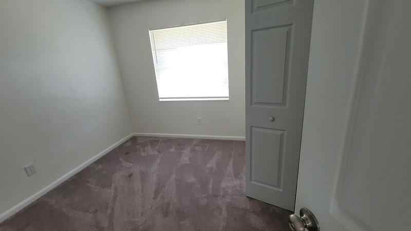 1190 Pine Valley Ln - Photo 7 of 10