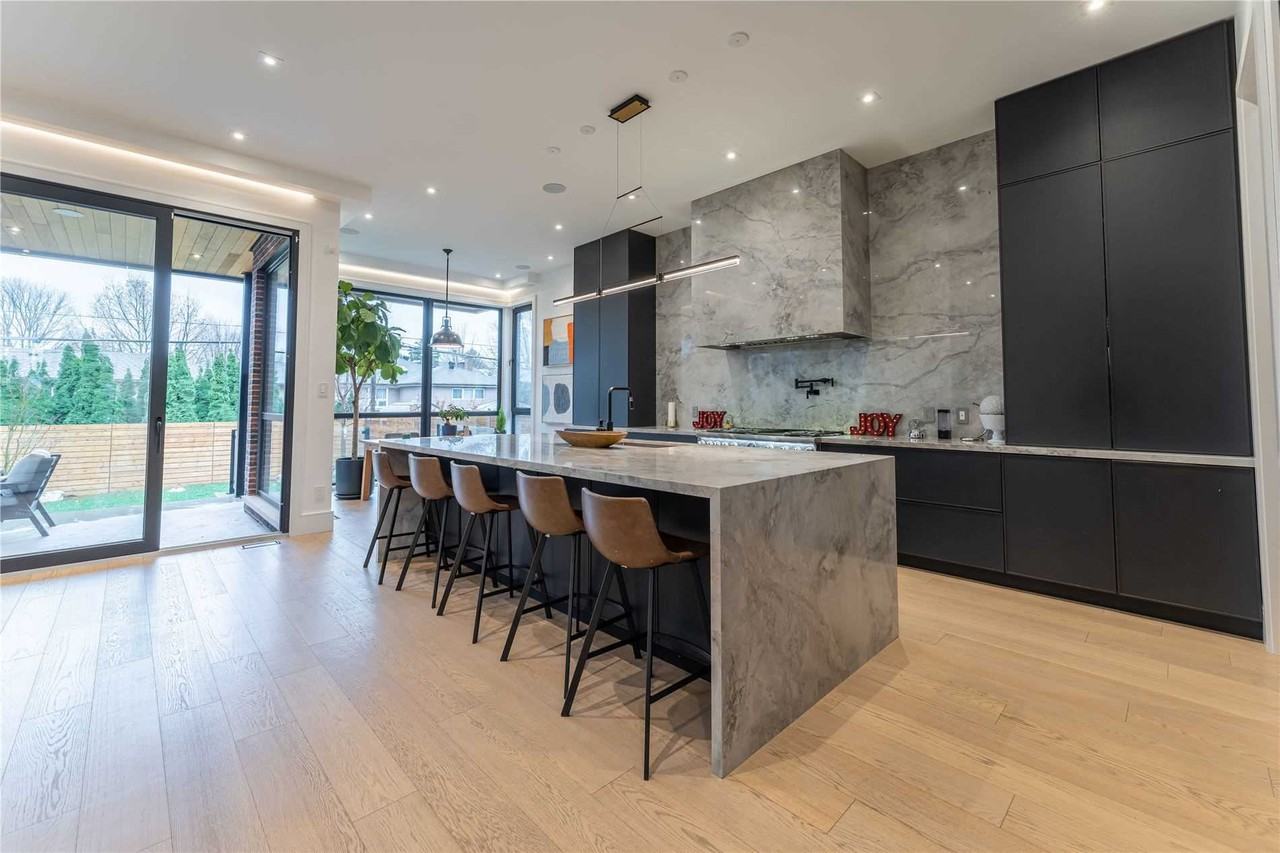 39 Cardigan Road - Photo 2 of 17