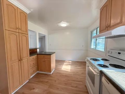 44 Valencourt Drive - Photo 5 of 11