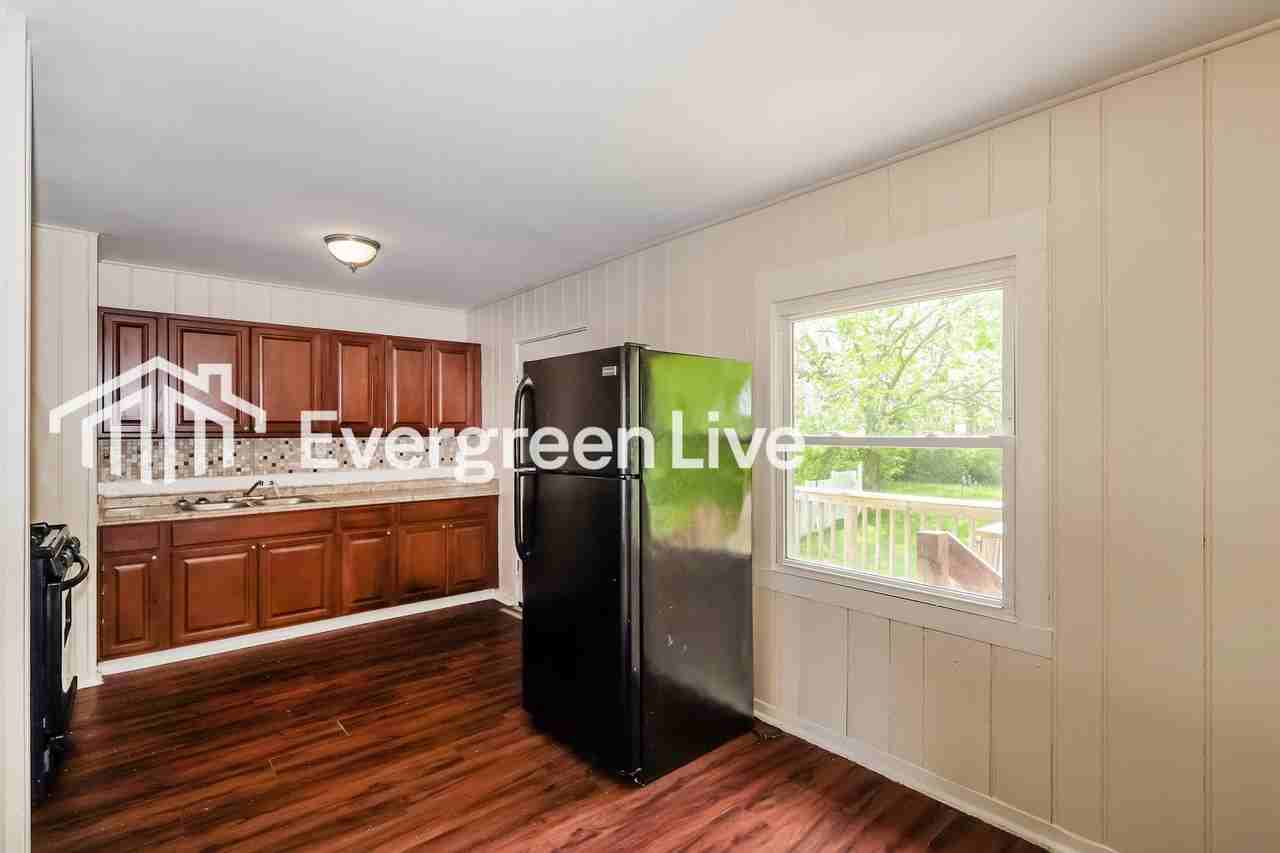 2549 Berthbrook Dr - Photo 5 of 15