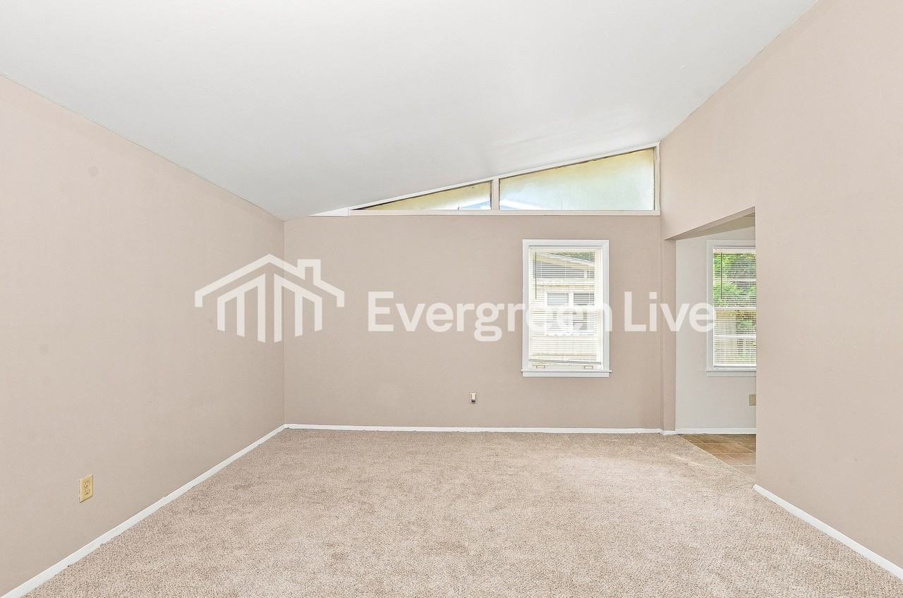 4816 Bridgedale Ave - Photo 3 of 15