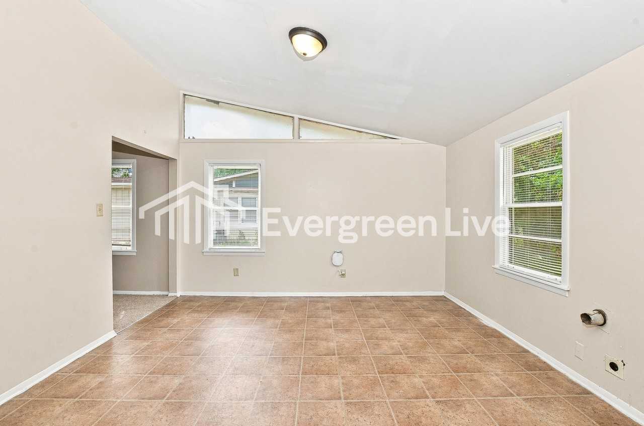 4816 Bridgedale Ave - Photo 5 of 15