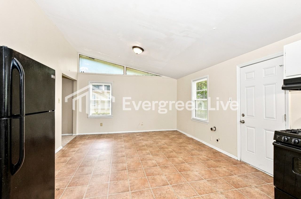 4816 Bridgedale Ave - Photo 6 of 15