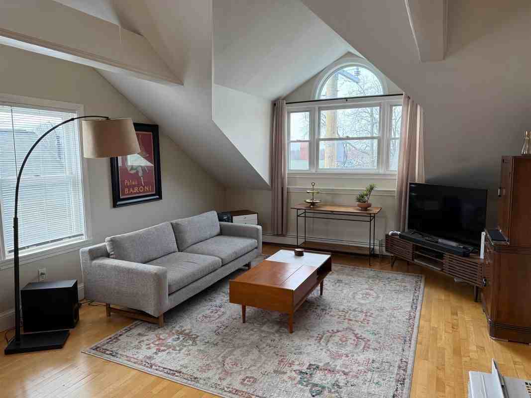 314 Islington St ##5 - Photo 2 of 11