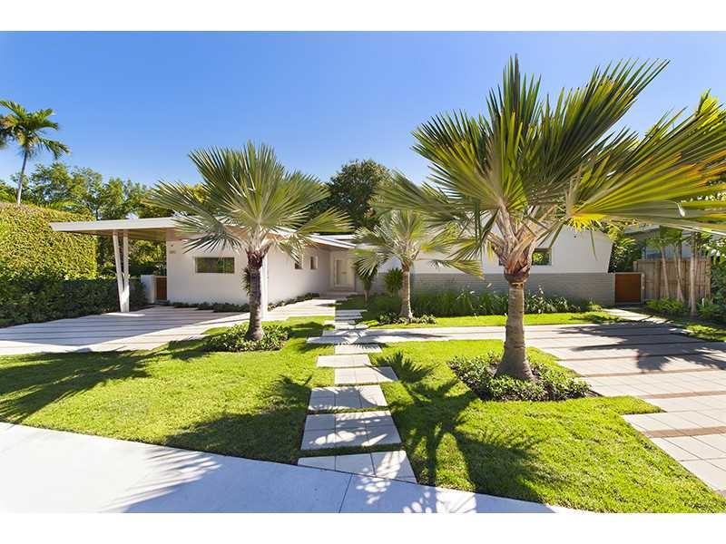 5815 N Bay Rd - Photo 3 of 8