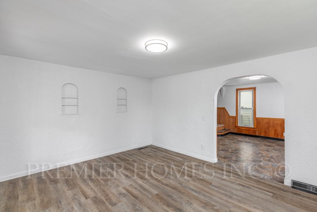 908 7th St Ne - Photo 6 of 19