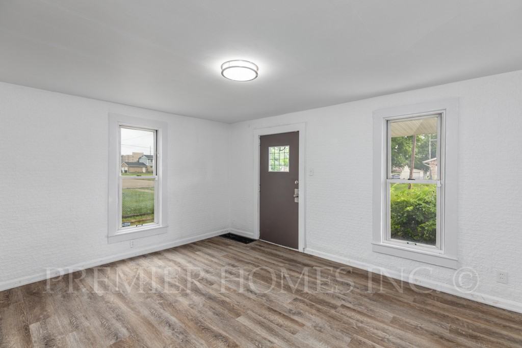 908 7th St Ne - Photo 7 of 19