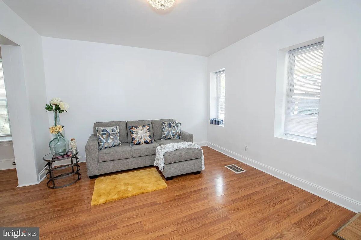 5309 Belfield Ave - Photo 5 of 20