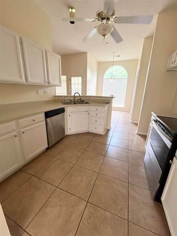 4558 Kings Grant Dr - Photo 5 of 17