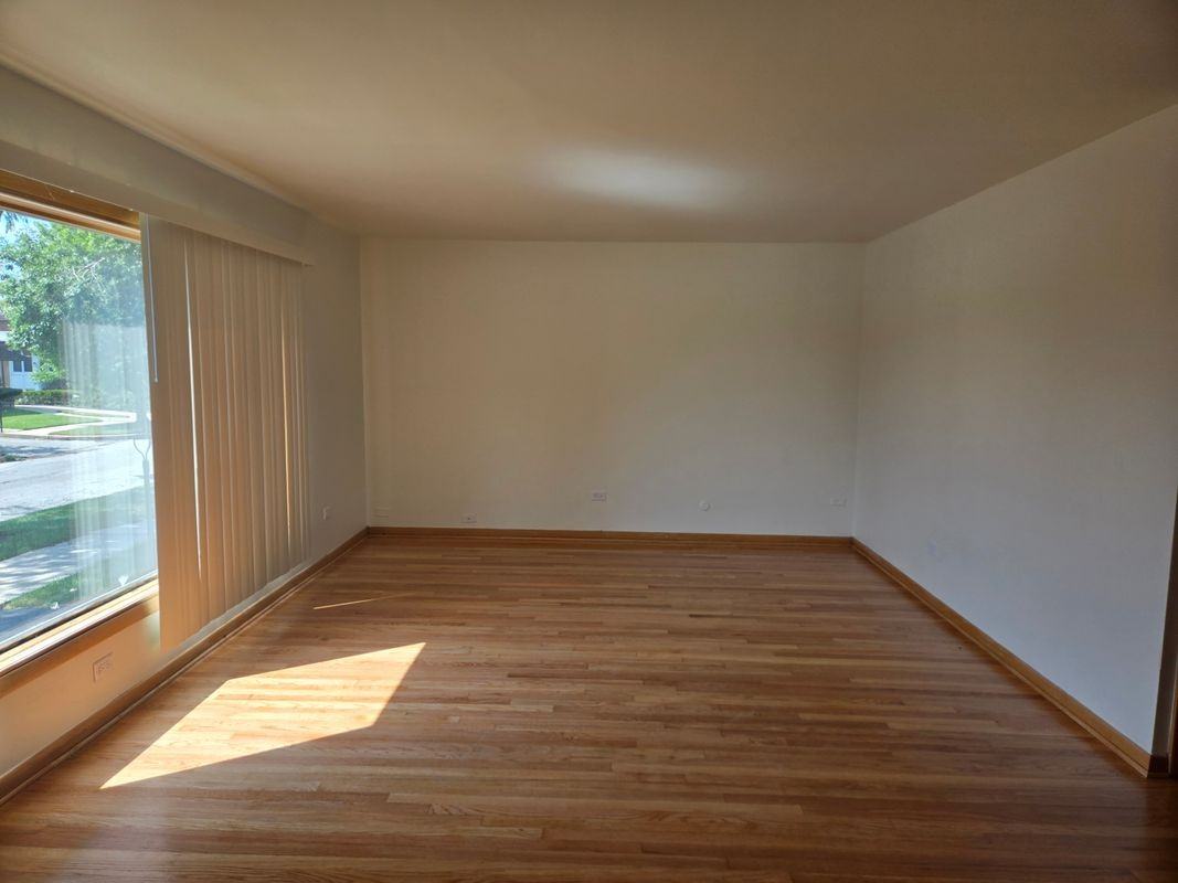 9225 S Cregier Ave ##1 - Photo 3 of 14