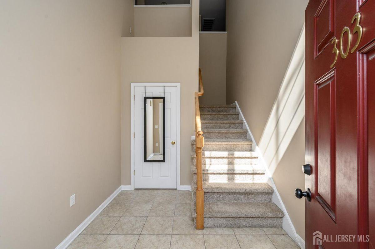 303 Pinelli Dr - Photo 3 of 25
