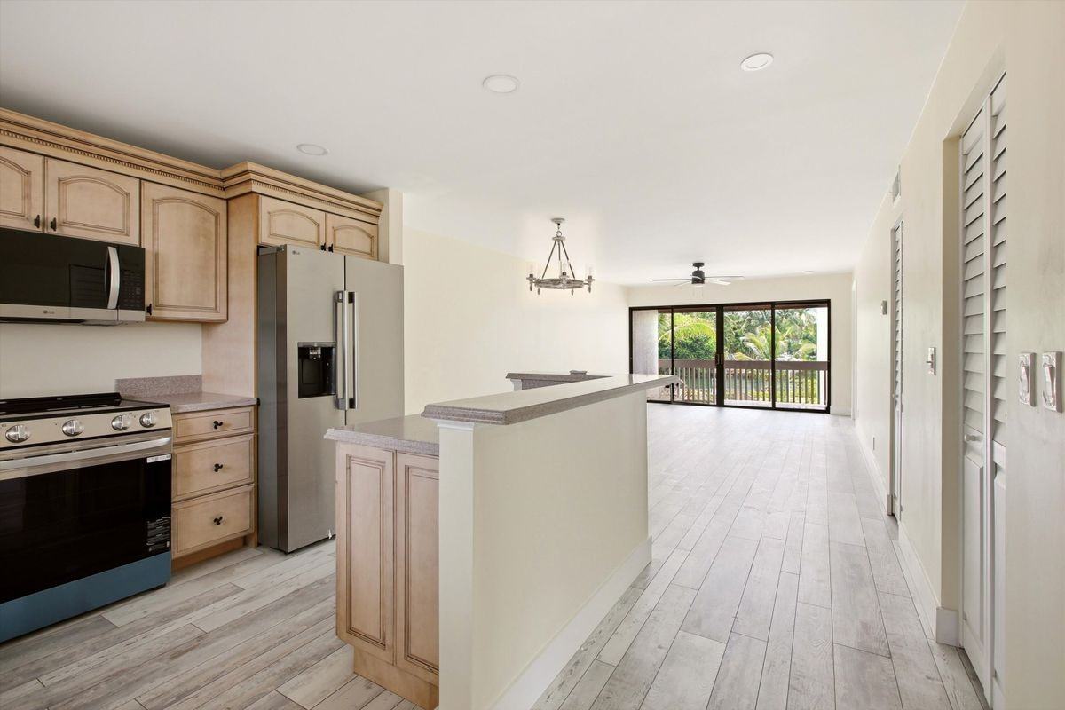 412 Southwind Dr Apt E2 - Photo 6 of 23
