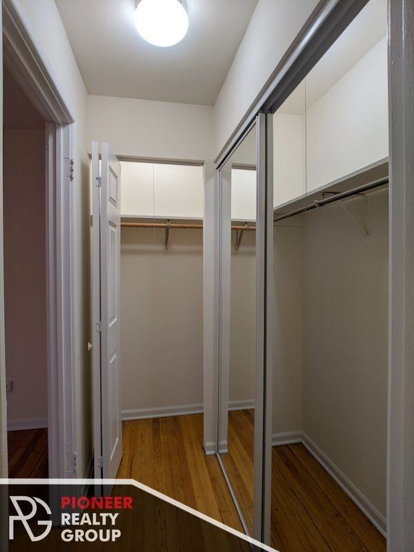 525 W Oakdale Ave - Photo 6 of 9