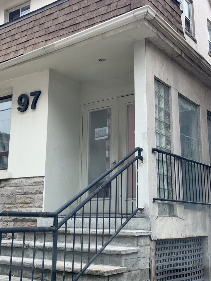 97 Spadina Road #10 - Photo 4 of 12