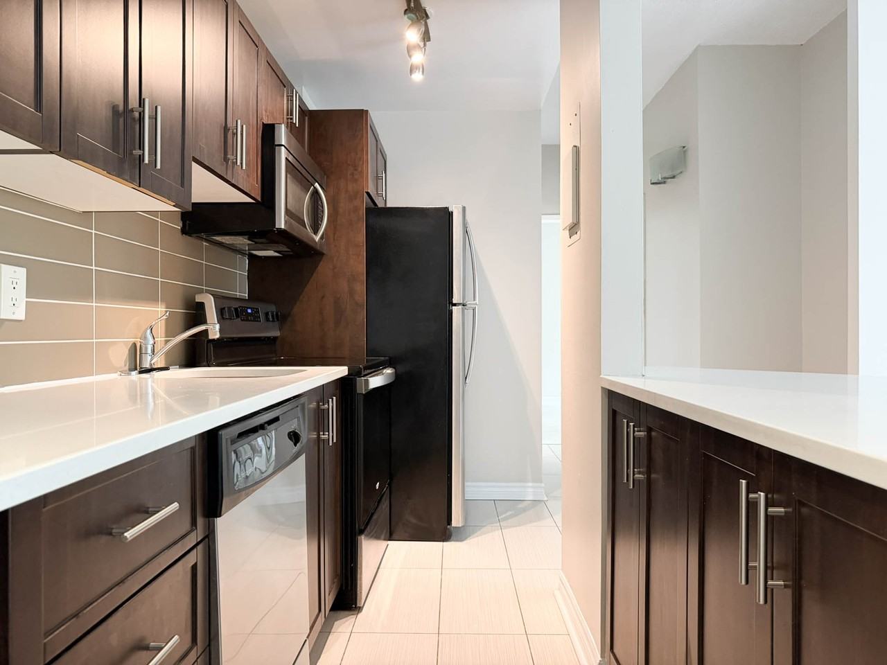1150 Rue Sherbrooke Est - Photo 3 of 14