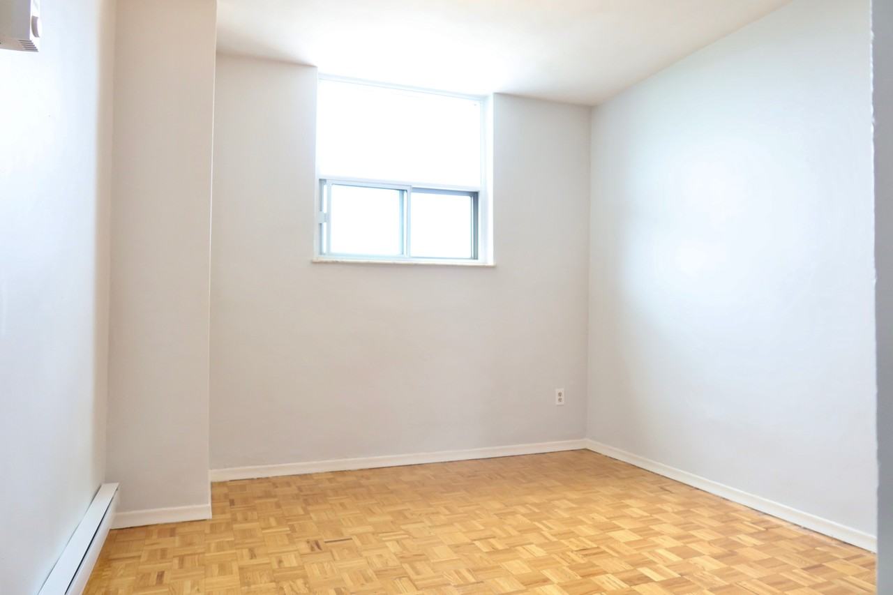 60 Gowan Avenue - Photo 5 of 9