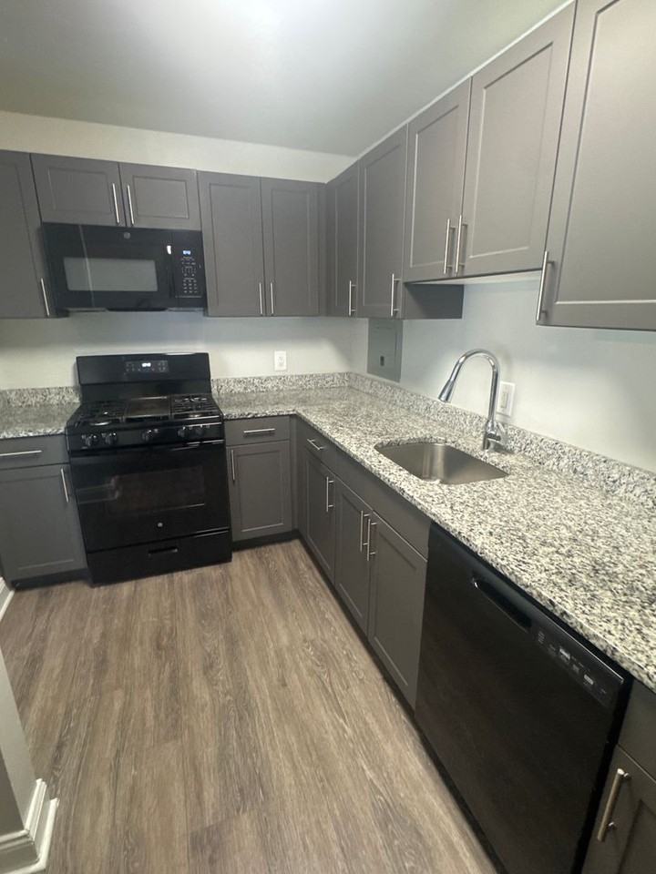 Hewitt Gardens Apartments - Photo 5 of 37