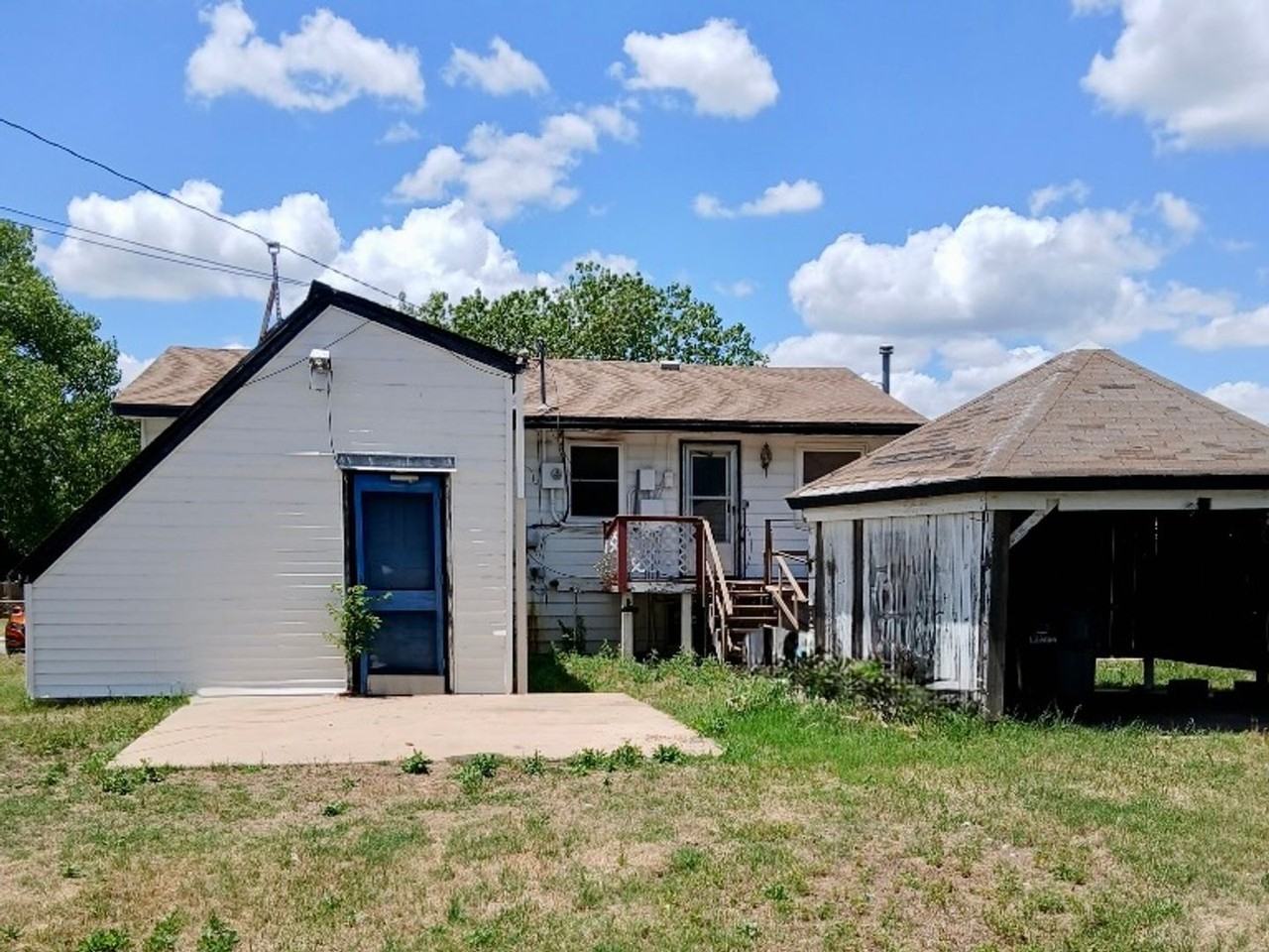 809 Nw 53rd St - Photo 2 of 5