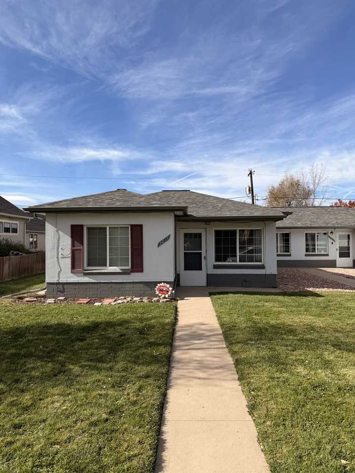 2811 S Lincoln St #2813 - Photo 3 of 22