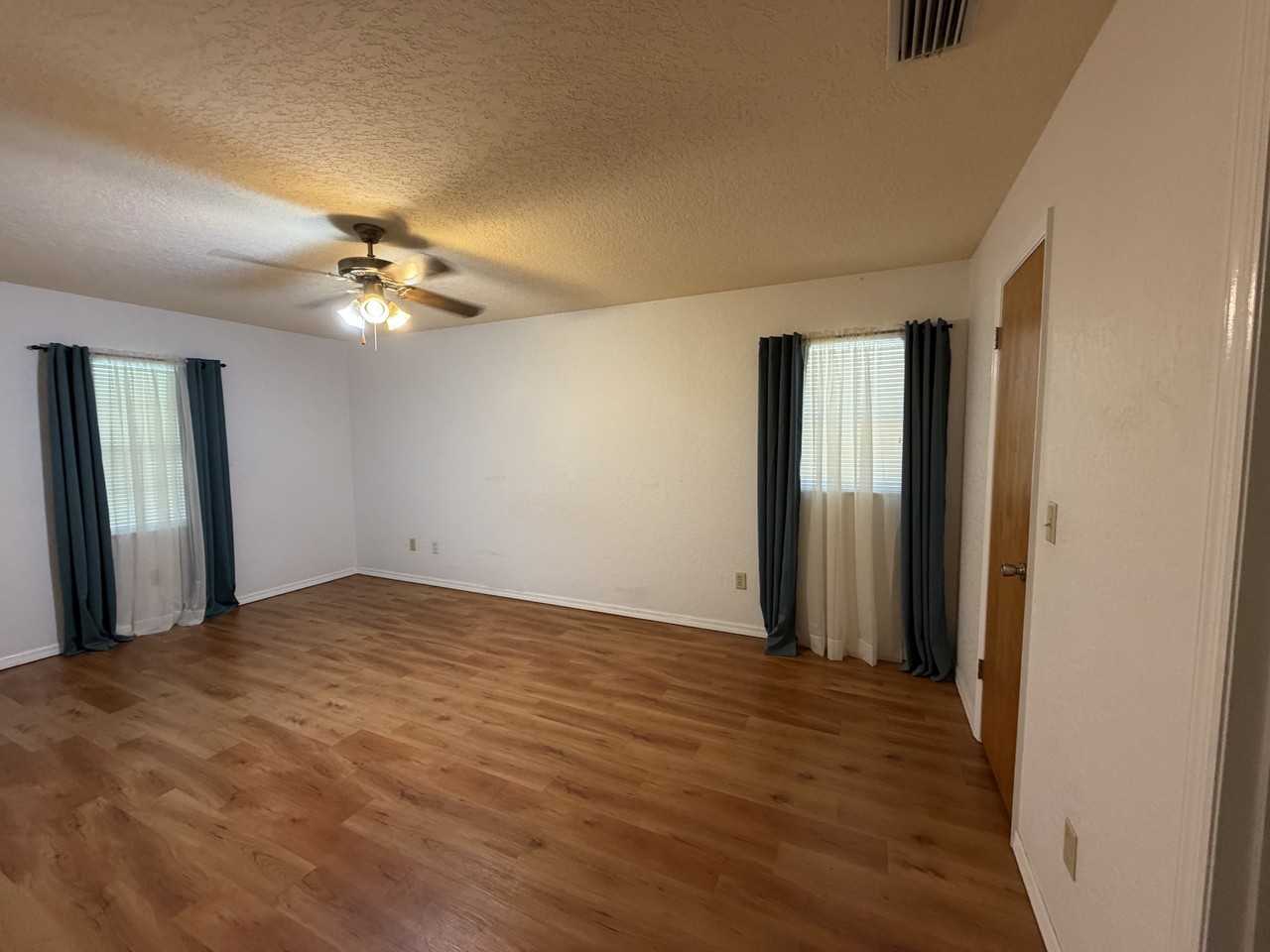 17 Almond Rd #NA - Photo 3 of 5