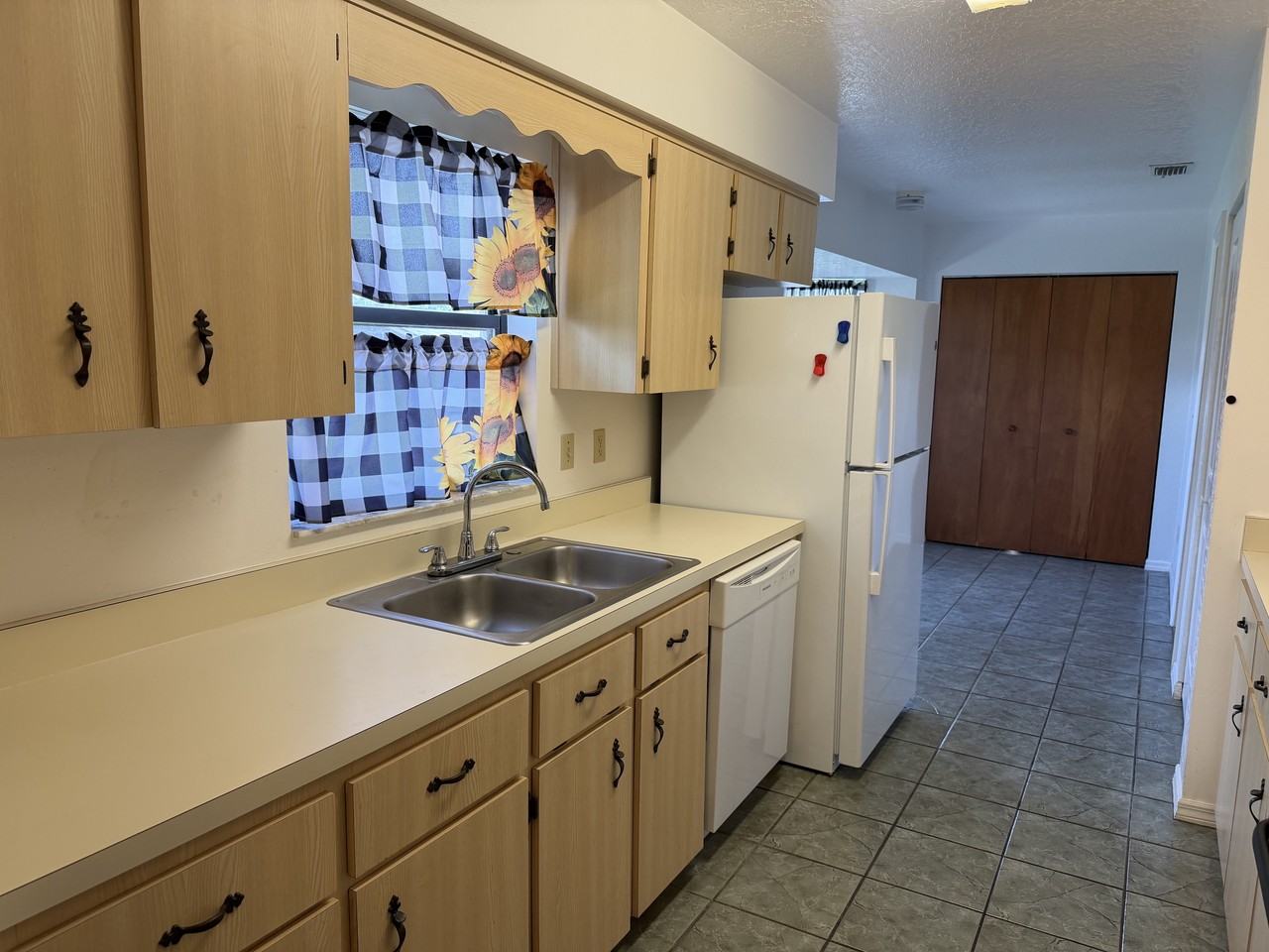 17 Almond Rd #NA - Photo 5 of 5
