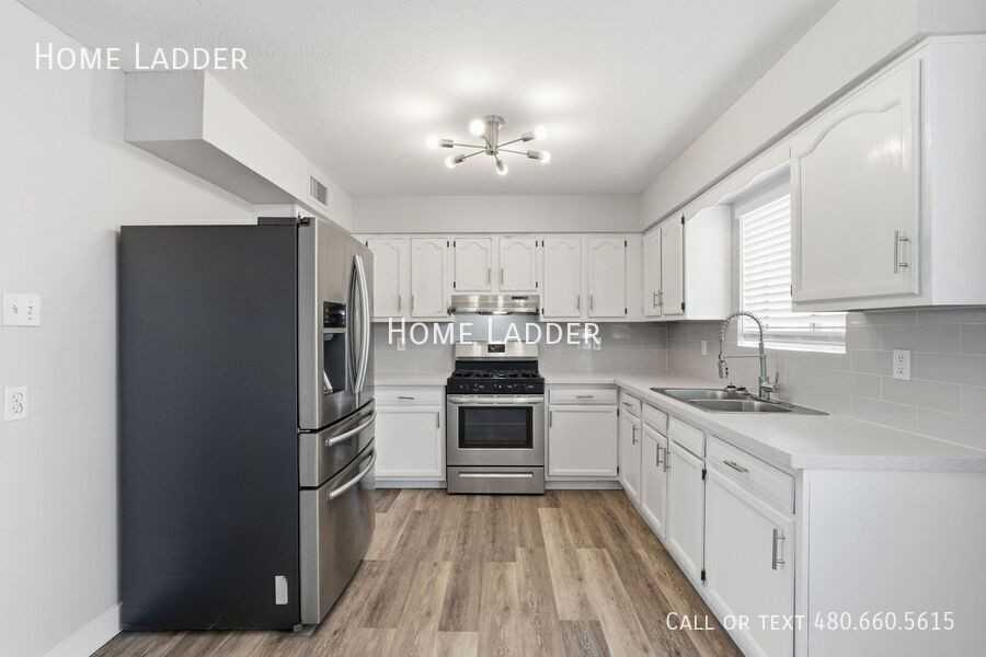 1125 E 1st St - Photo 7 of 26