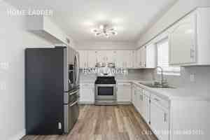 featured image of 1125 E 1st St