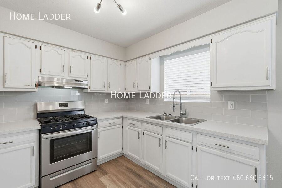 1125 E 1st St - Photo 7 of 26