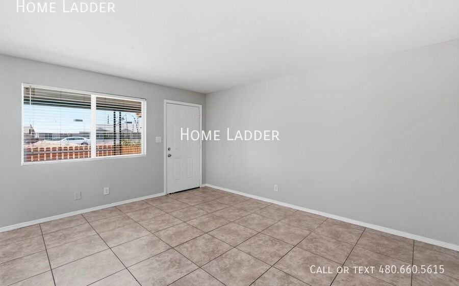 6747 N 26th Ave #3 - Photo 4 of 25