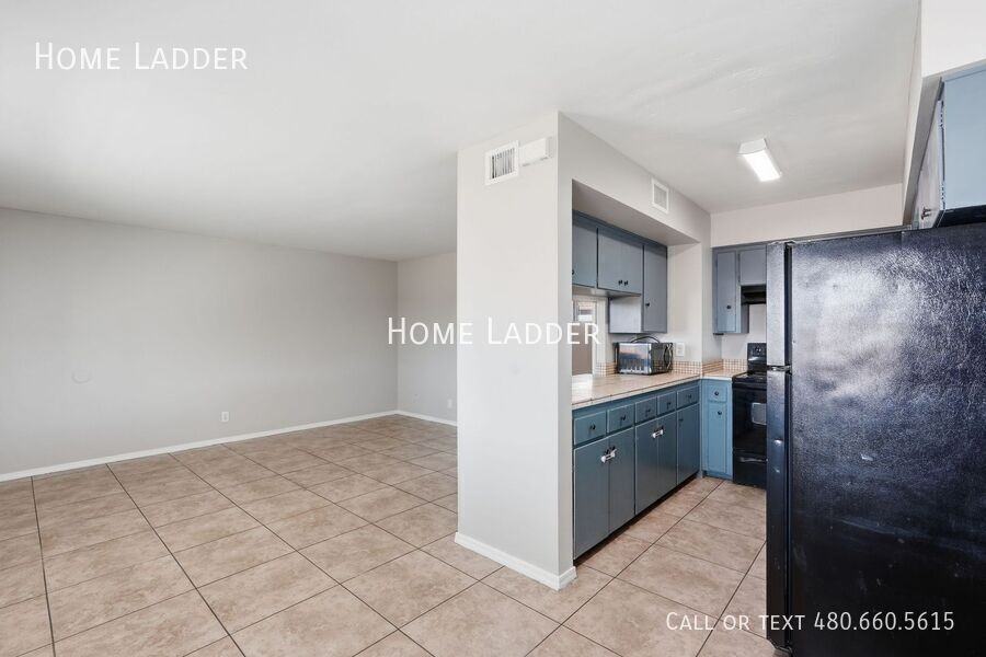 6747 N 26th Ave #3 - Photo 7 of 25