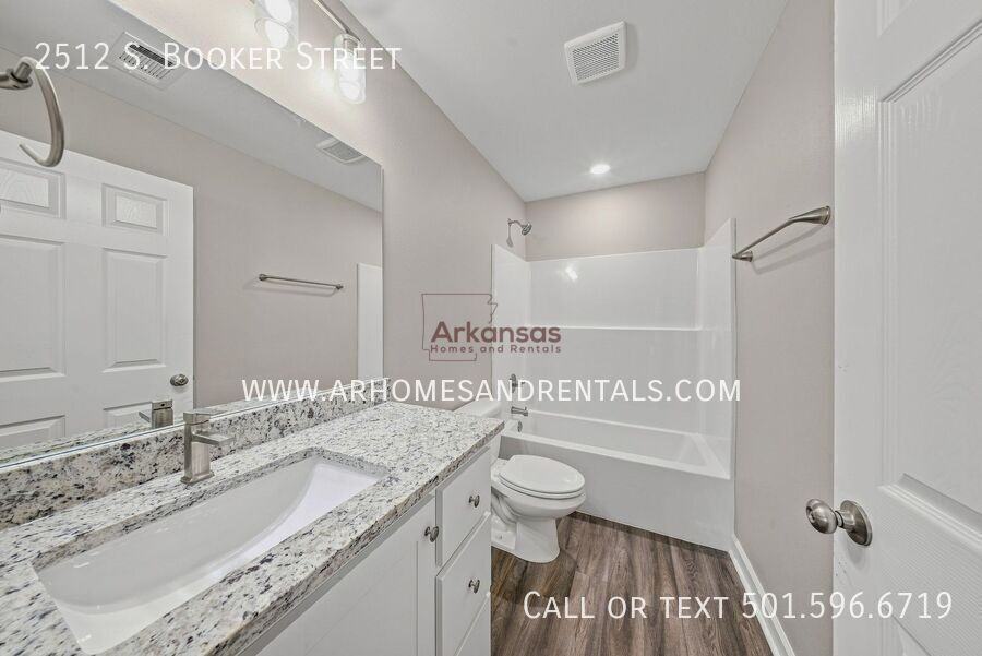 2512 Booker St - Photo 7 of 14