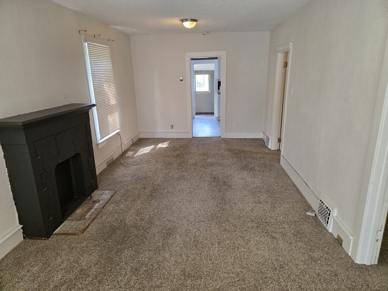 115 7 St Ne - Photo 3 of 10