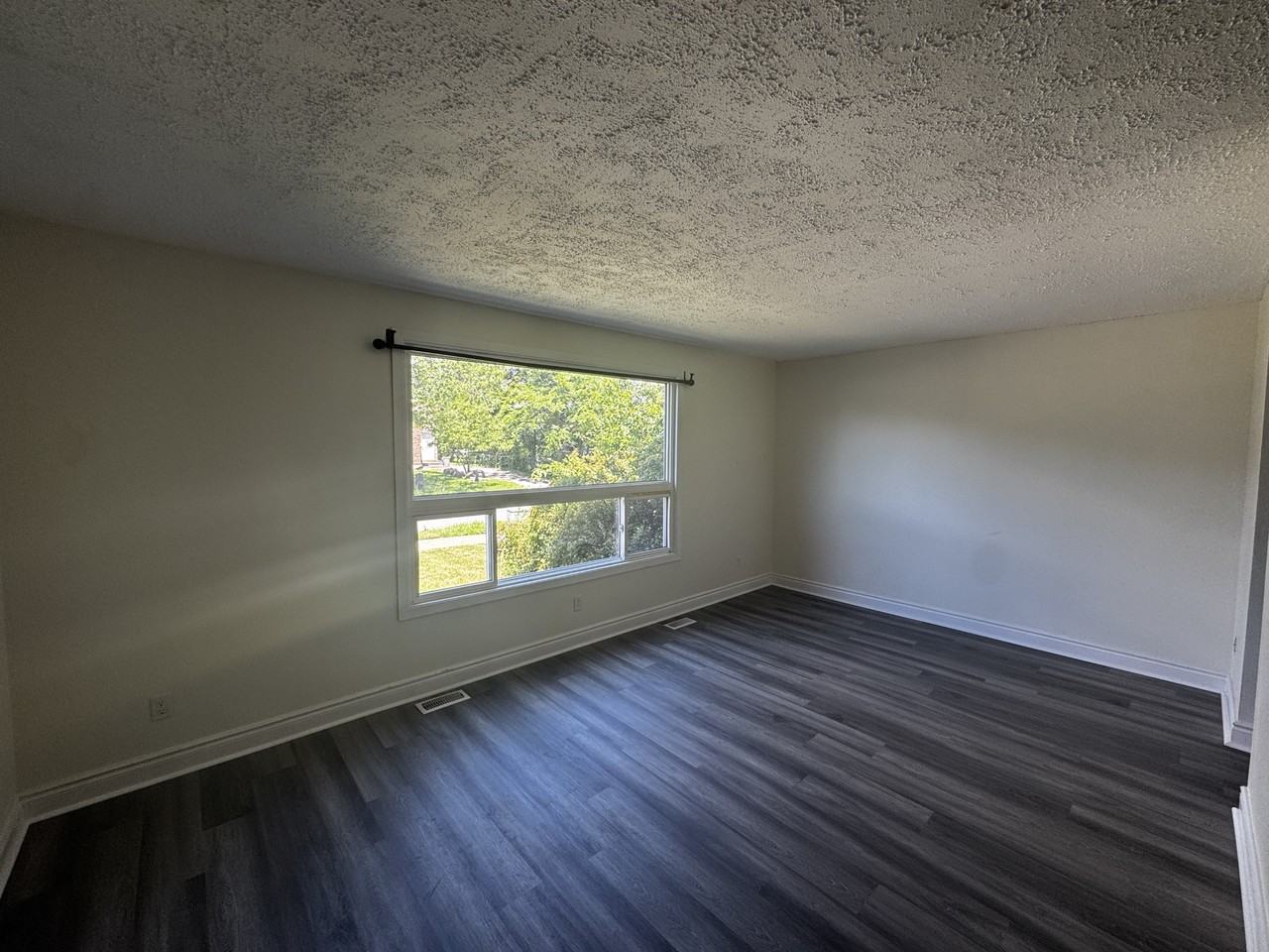 7 Calderwood Dr - Photo 4 of 13