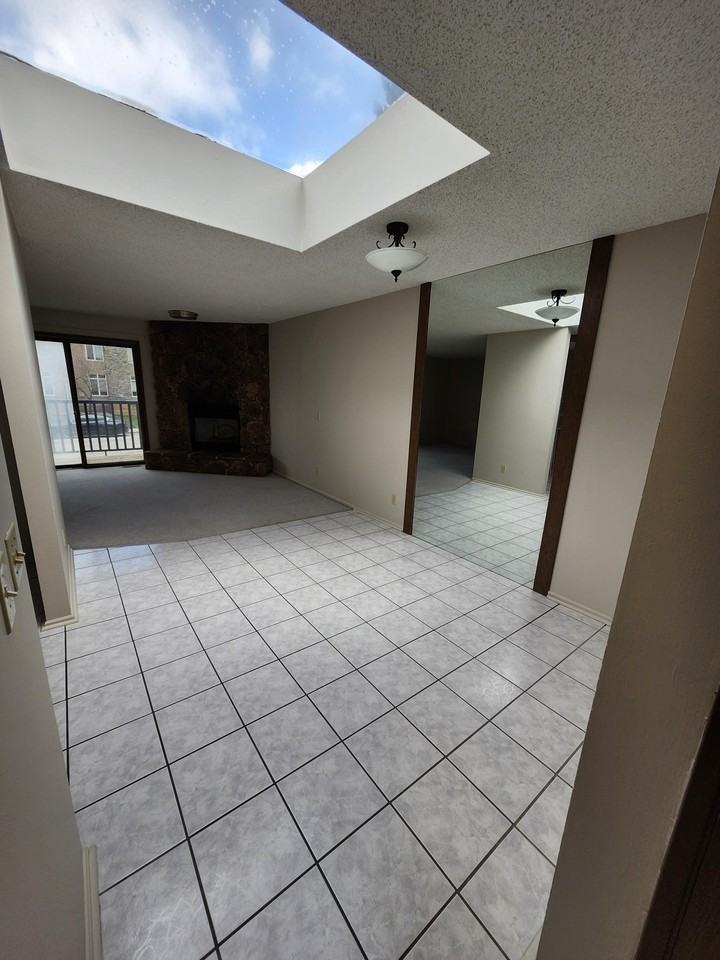 703 56 Ave Sw - Photo 3 of 21