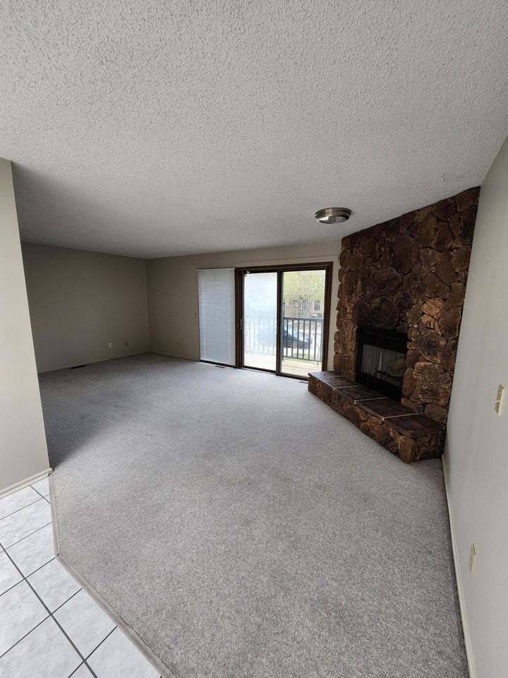 703 56 Ave Sw - Photo 4 of 21
