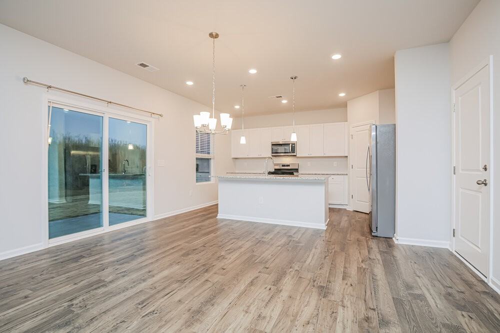 448 Hallingsfield Way - Photo 6 of 17