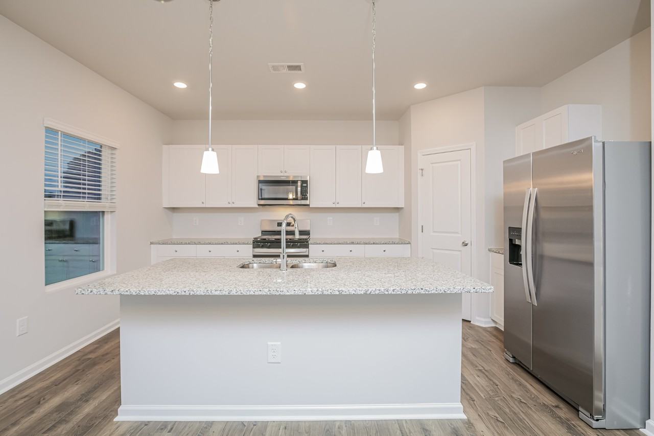 448 Hallingsfield Way - Photo 7 of 17