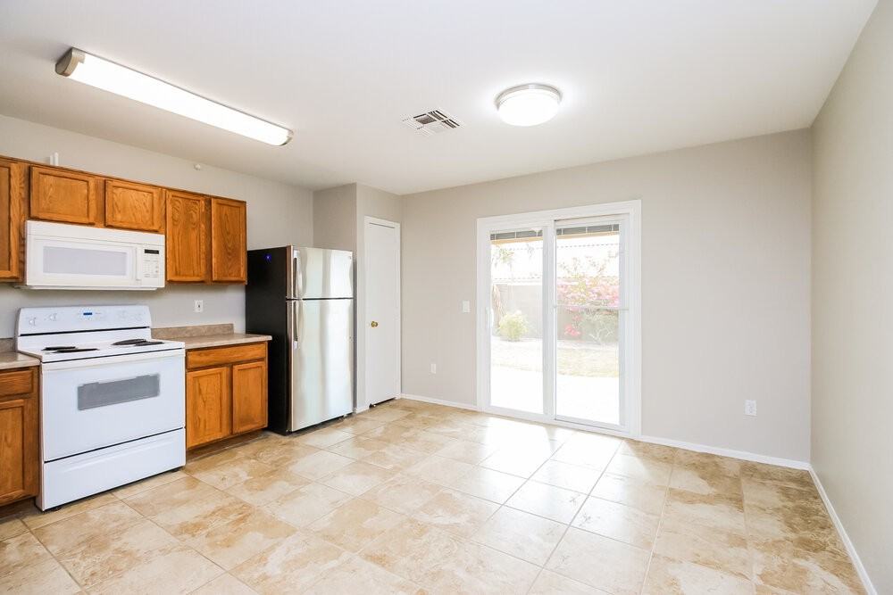 11213 E Quarry Ave - Photo 6 of 16